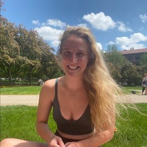 Meet your Posher, Elizabeth